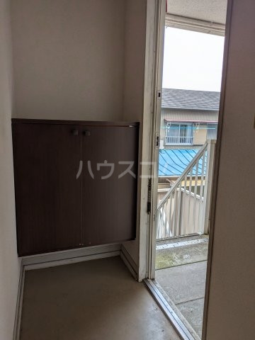 24/25 エントランス