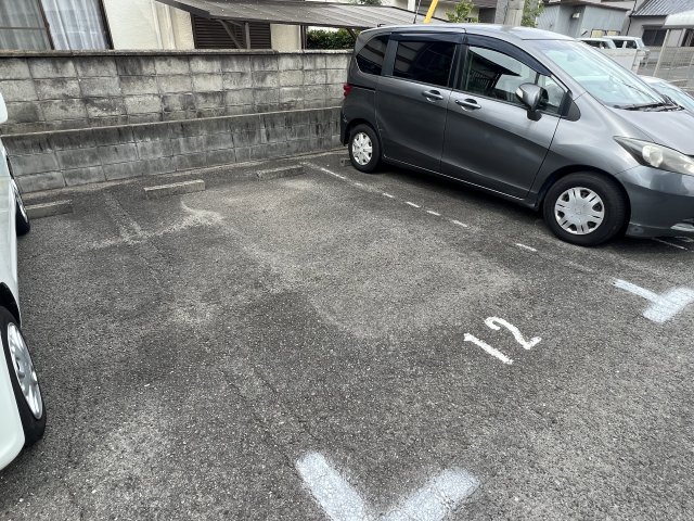 2/5 駐車場