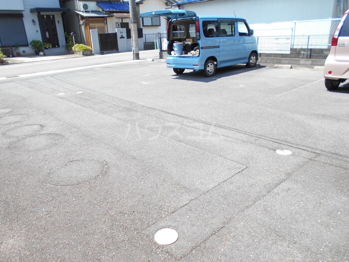 18/29 駐車場