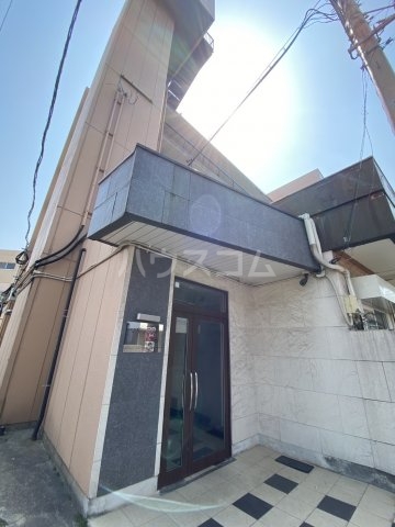 20/30 エントランス