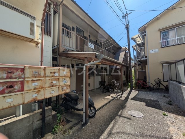 23/30 エントランス