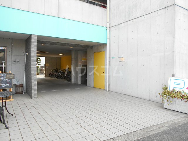 17/26 エントランス