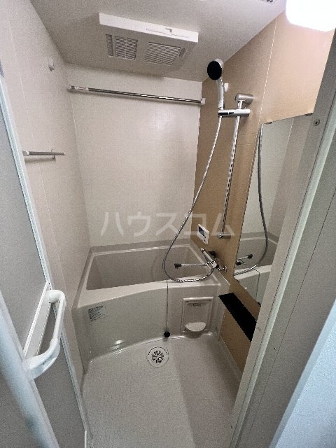 17/30 浴室