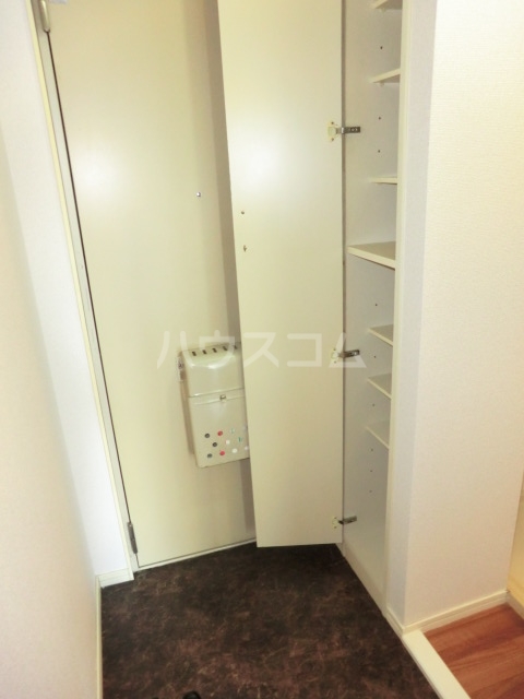 13/30 玄関