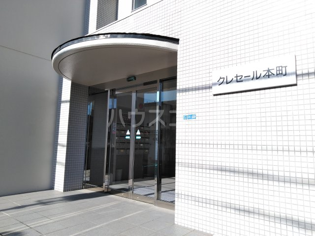 23/30 エントランス