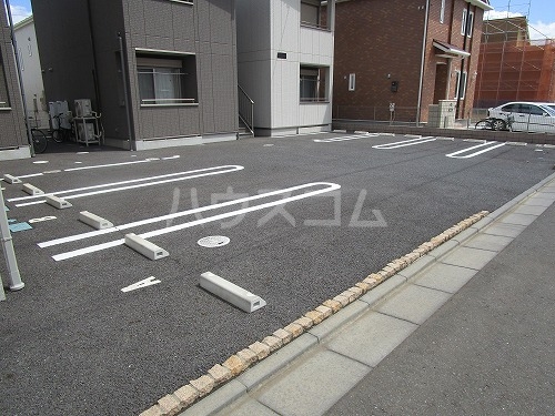 25/26 駐車場