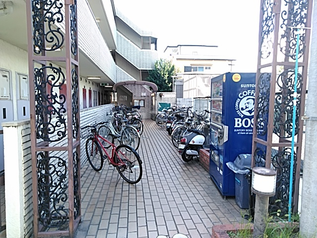 18/28 エントランス