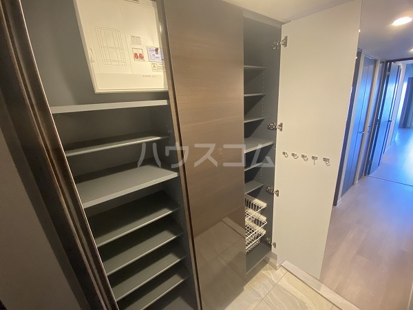 13/30 玄関