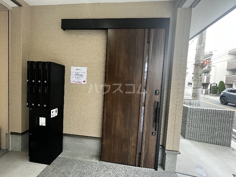 26/30 エントランス