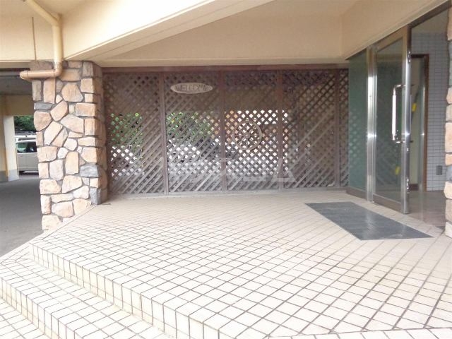 13/19 エントランス