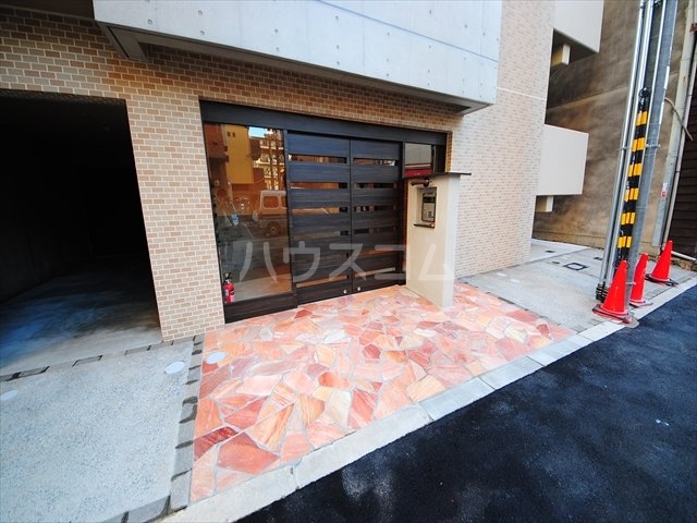 22/30 エントランス