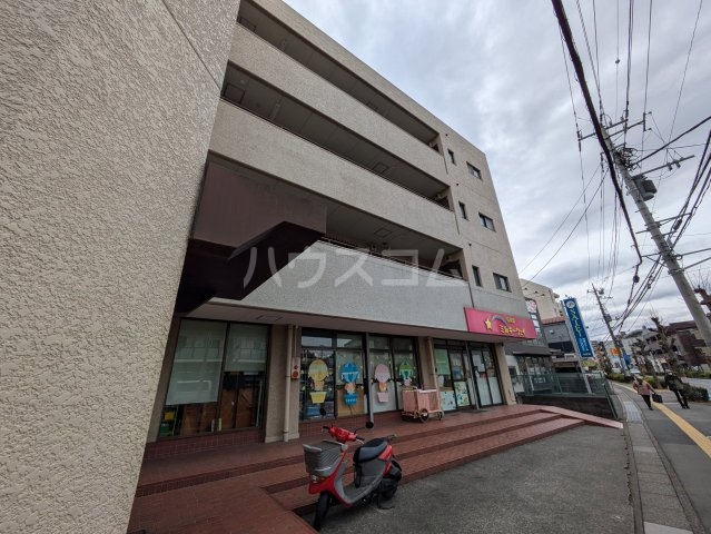 28/30 エントランス