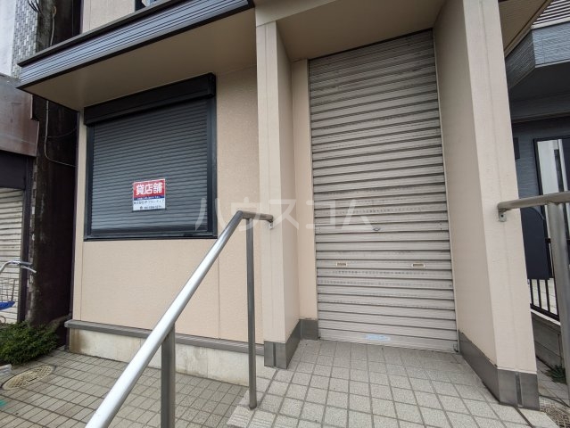 24/30 エントランス