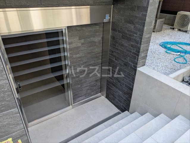 19/29 エントランス