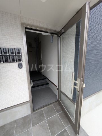 2/3 エントランス