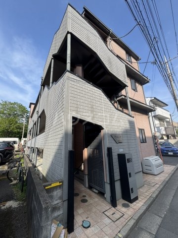 23/29 エントランス