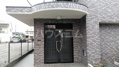 18/20 エントランス