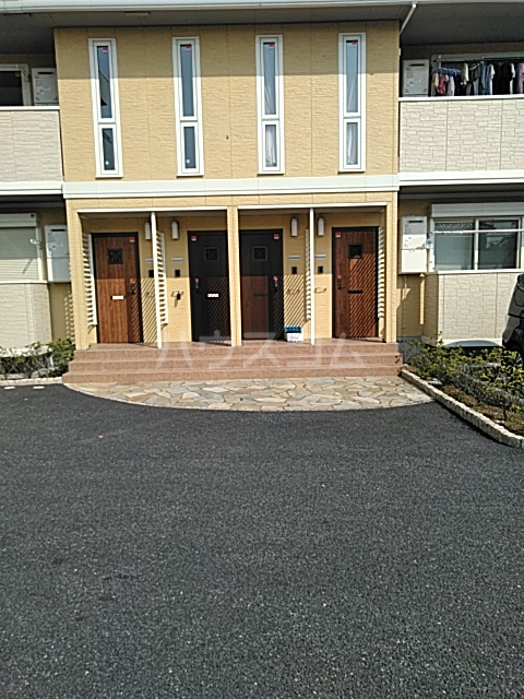 25/30 エントランス