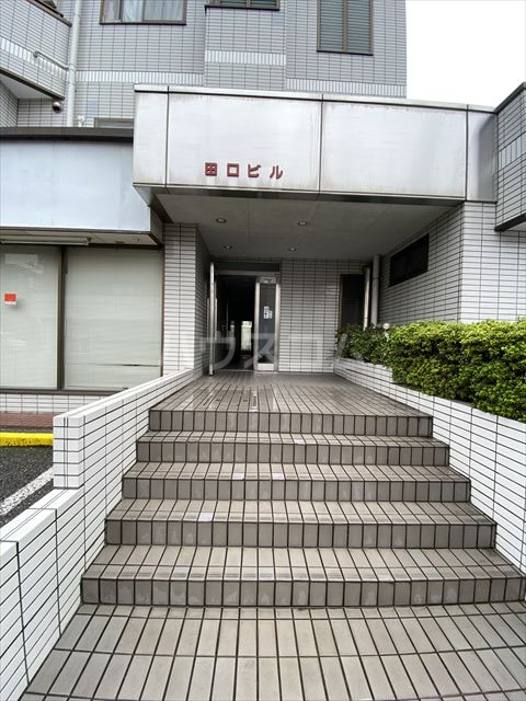 2/4 エントランス