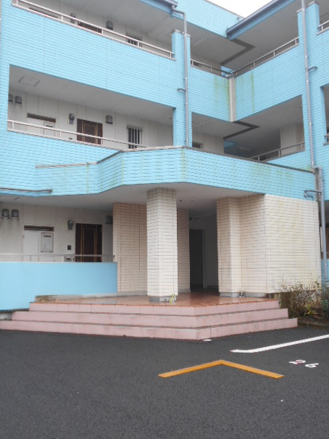 21/30 エントランス