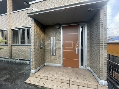 25/30 エントランス