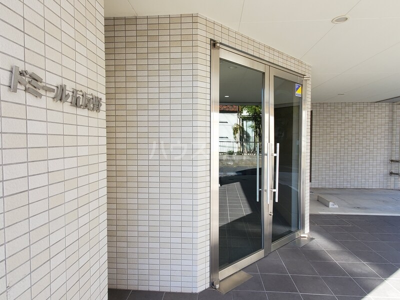 14/15 エントランス