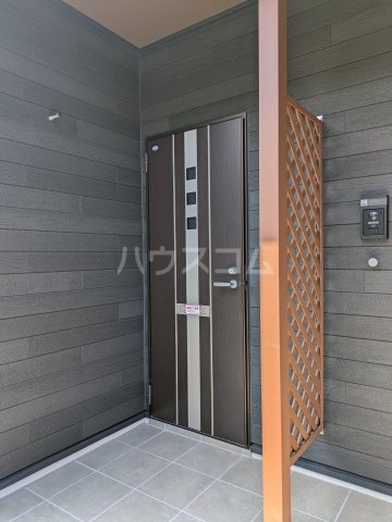 28/30 エントランス