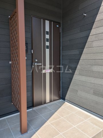 28/30 エントランス