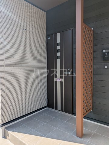 28/30 エントランス