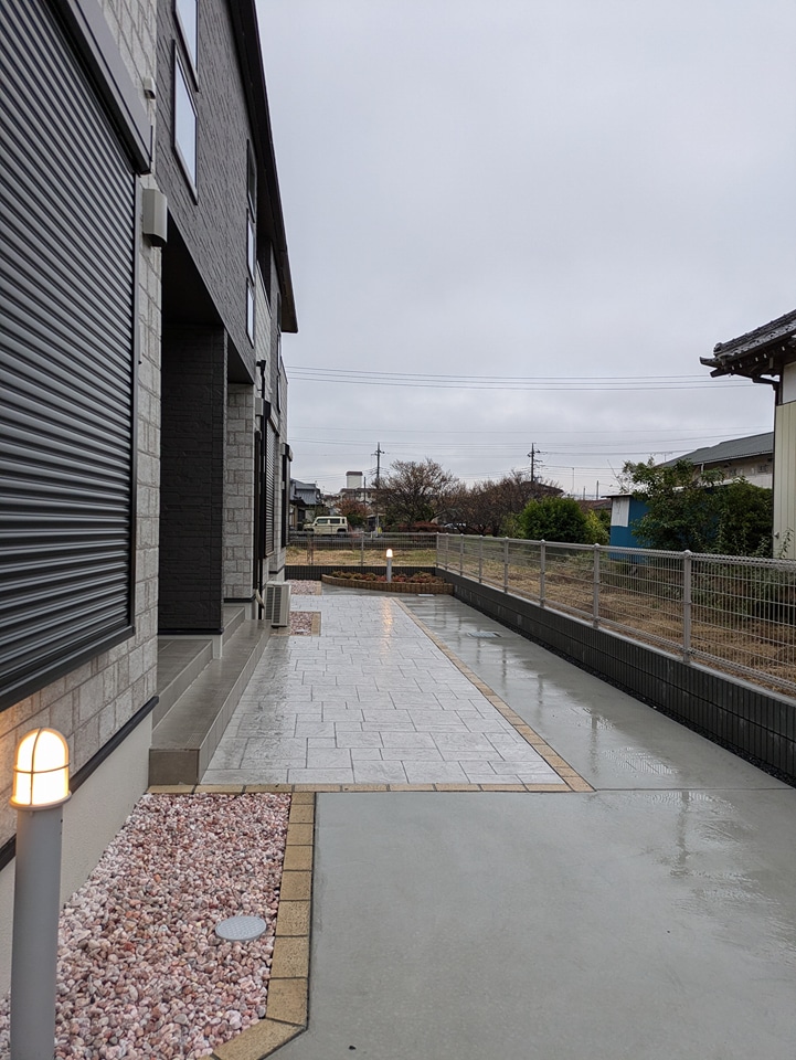 27/30 エントランス