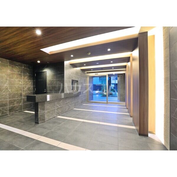 16/25 エントランス