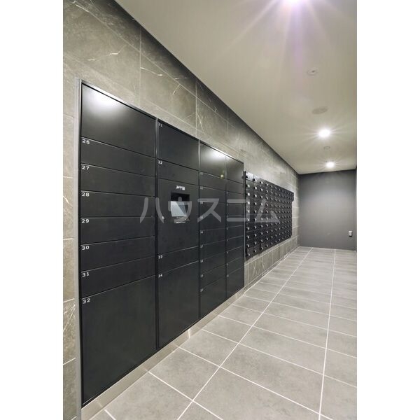 17/25 エントランス