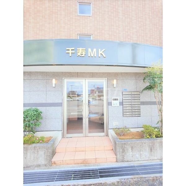 16/21 エントランス