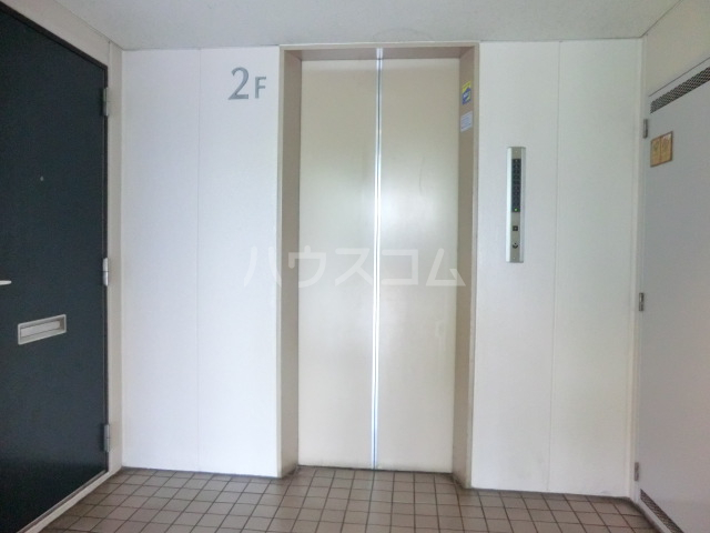 22/30 エントランス