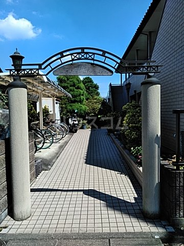 13/22 エントランス