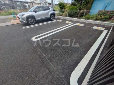 23/30 駐車場