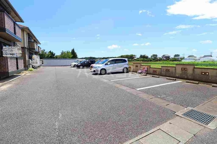 2/3 駐車場