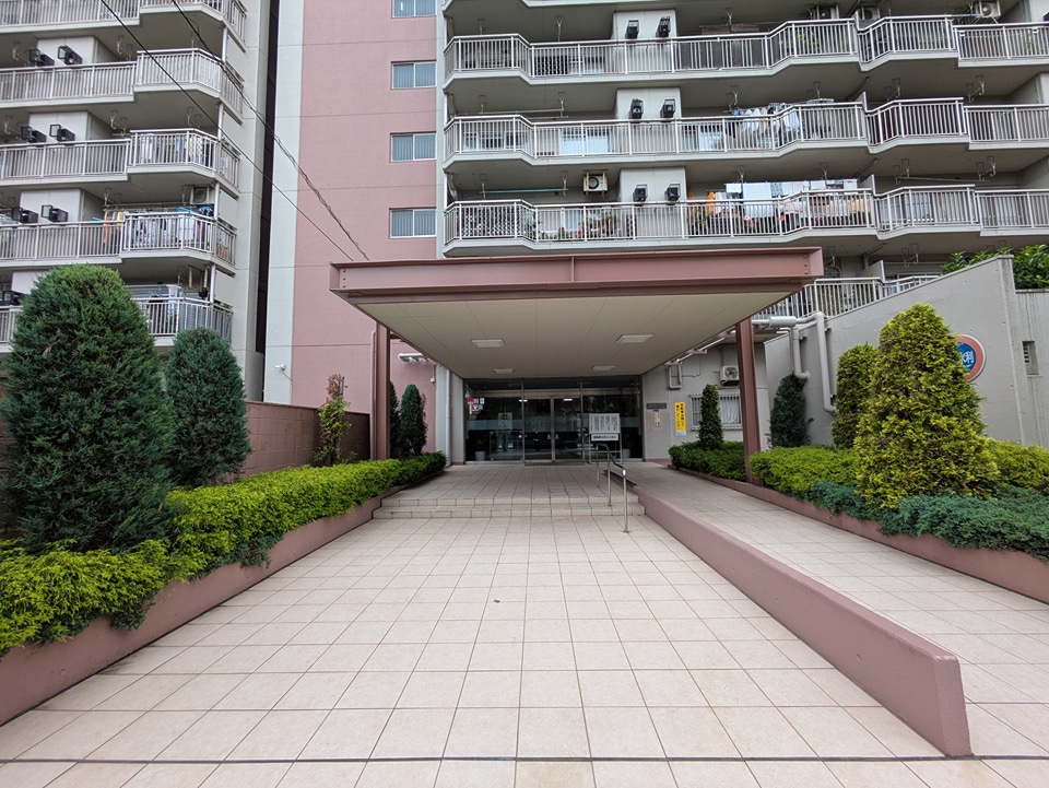 20/28 エントランス