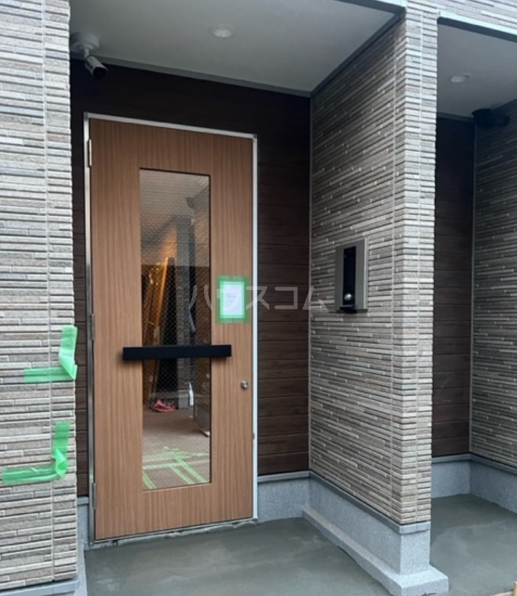 22/30 エントランス