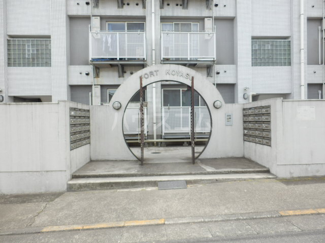 21/30 エントランス