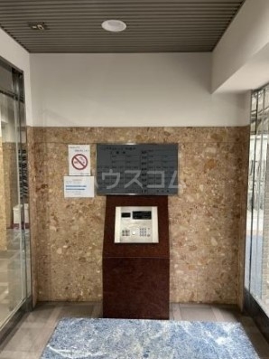 17/25 エントランス