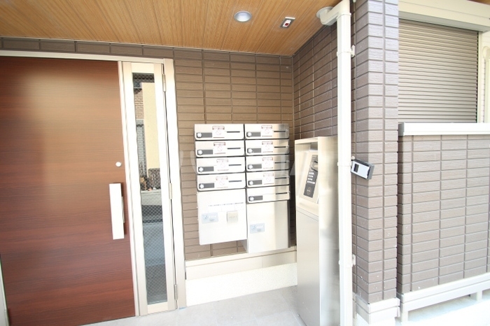 21/22 エントランス