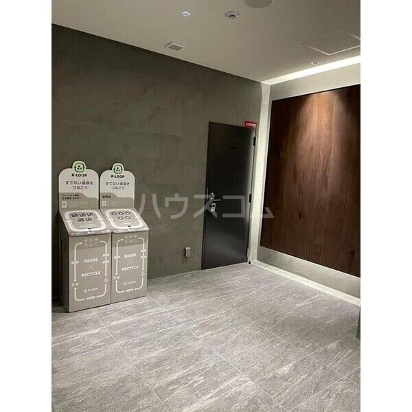 25/30 エントランス