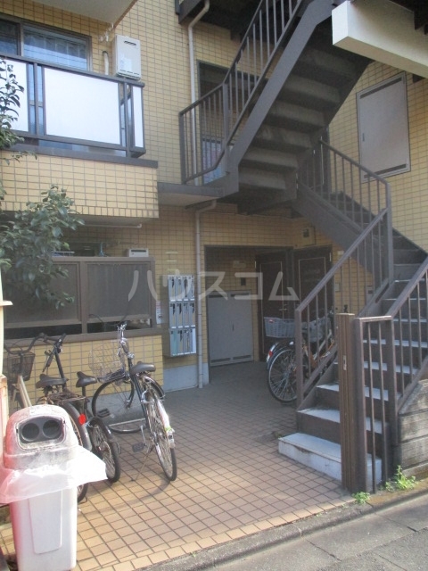 21/25 エントランス