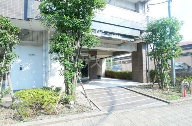 16/27 エントランス