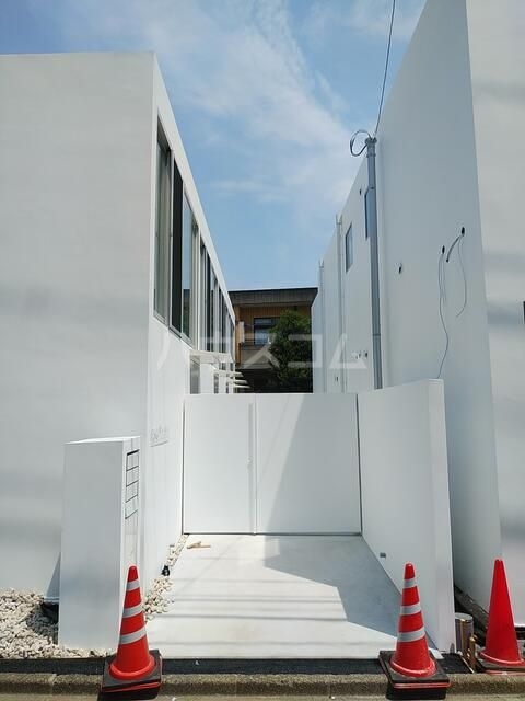 16/21 エントランス