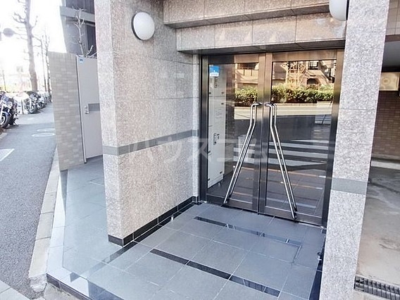 17/23 エントランス