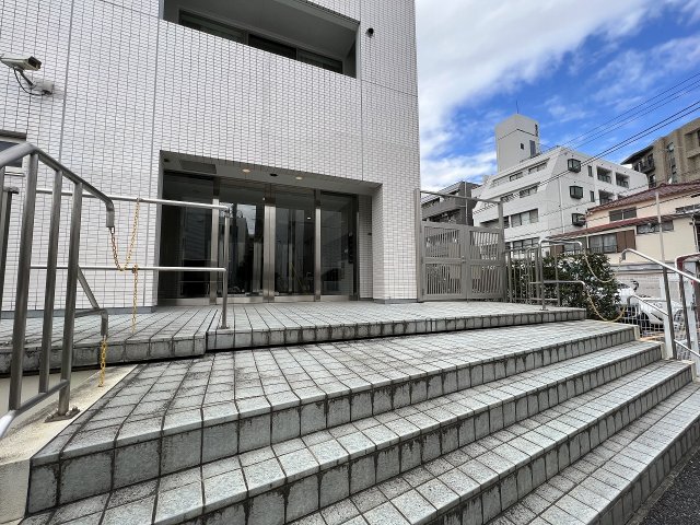 21/26 エントランス