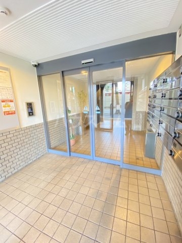 2/5 エントランス