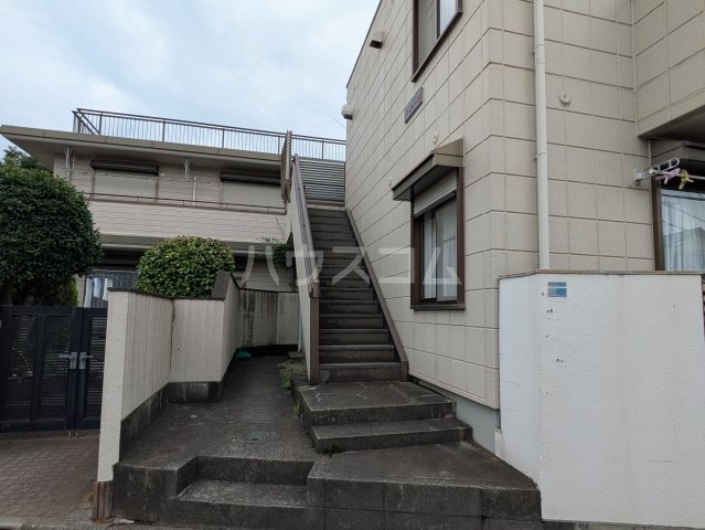 25/30 エントランス